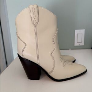 PAIGE- Porter Ankle Boot - Bone